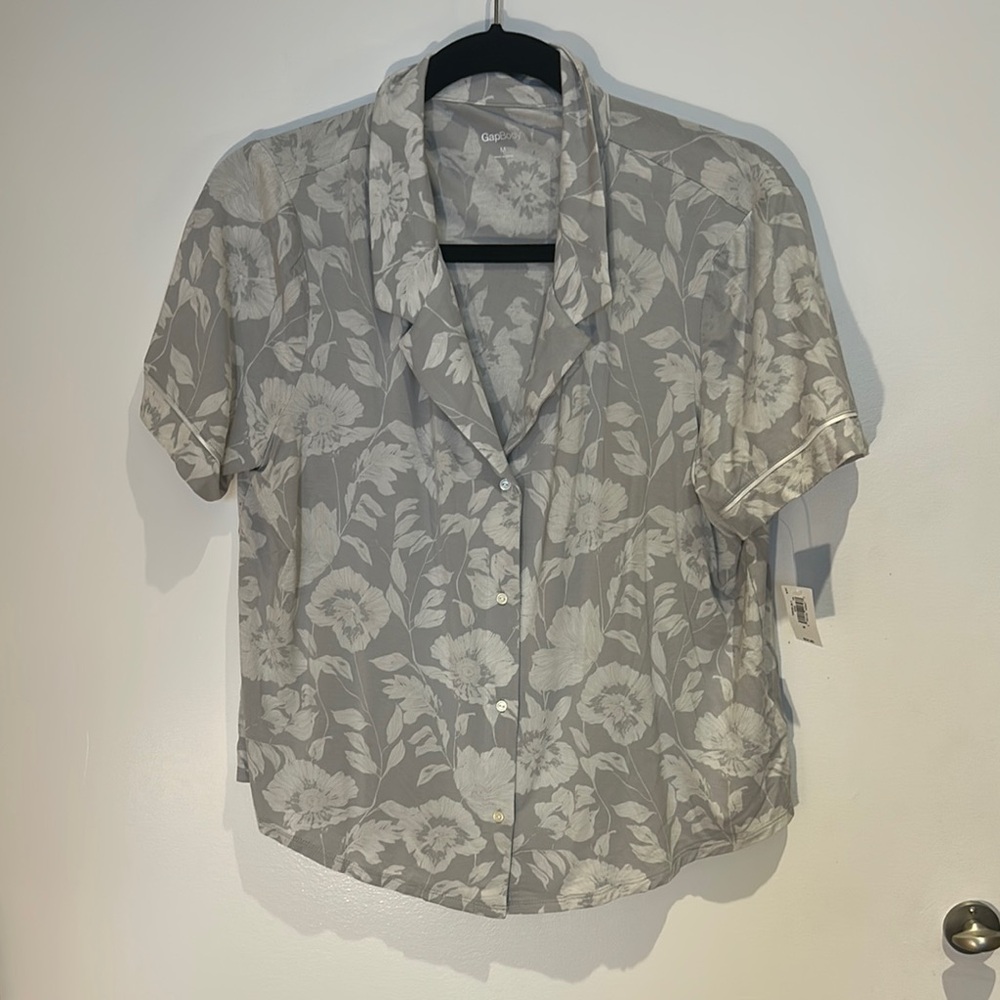GAP Body Gray Floral Button-Up Women's Top NWT